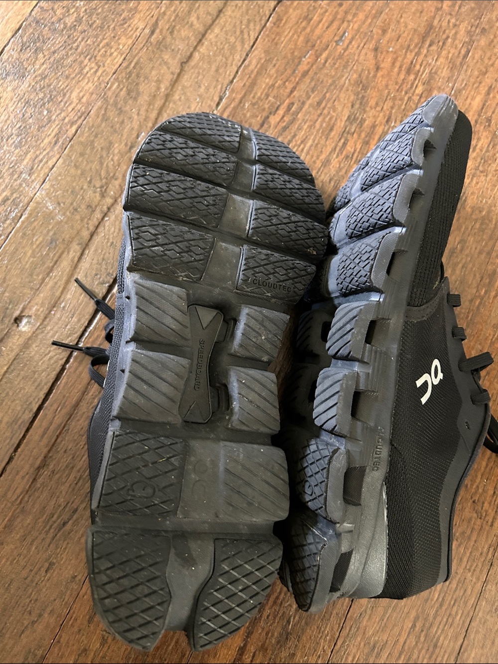 On Running Men’s Black Athletic Cloud-Style Running Shoes - Picture 7 of 10